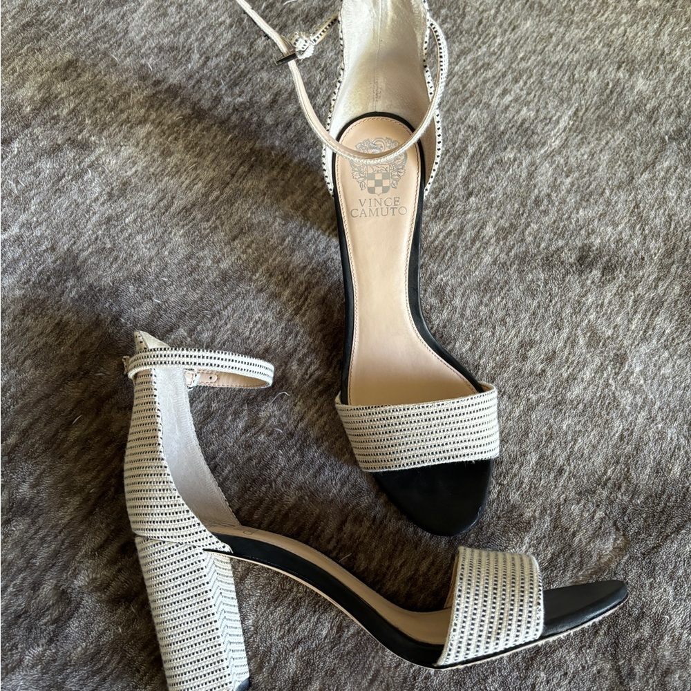 Vince Camuto Corlina Block Heel - Picture 9 of 12